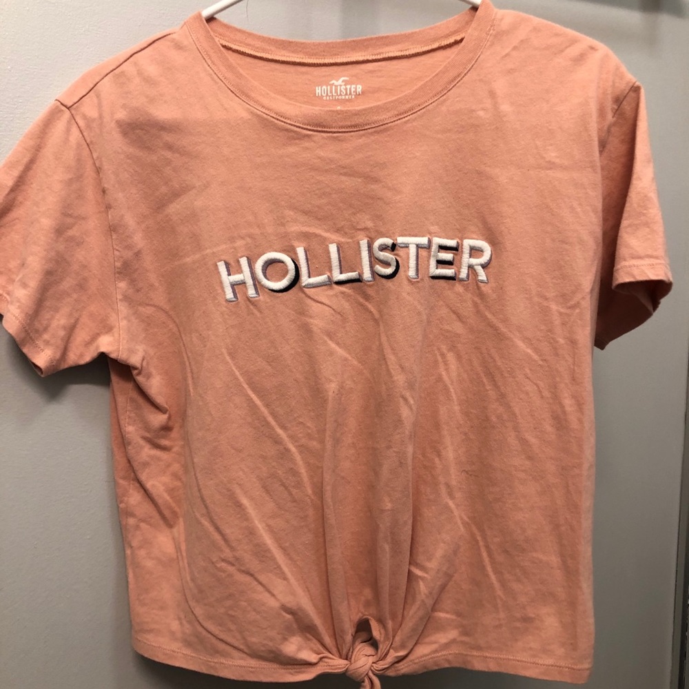 pink Hollister t-shirt